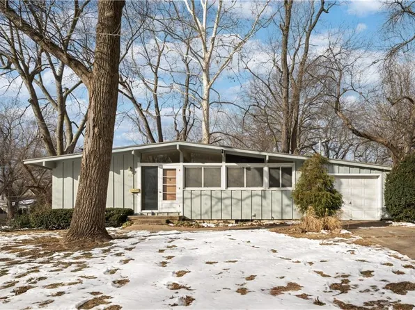 7722 Fairway St, Prairie Village, KS 66208