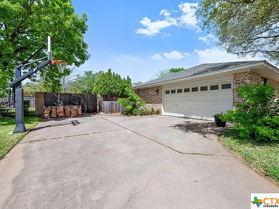 3rd image of 11410 Pencewood Dr