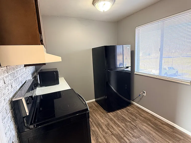 2275 N Cable Rd #17 — Photo 6