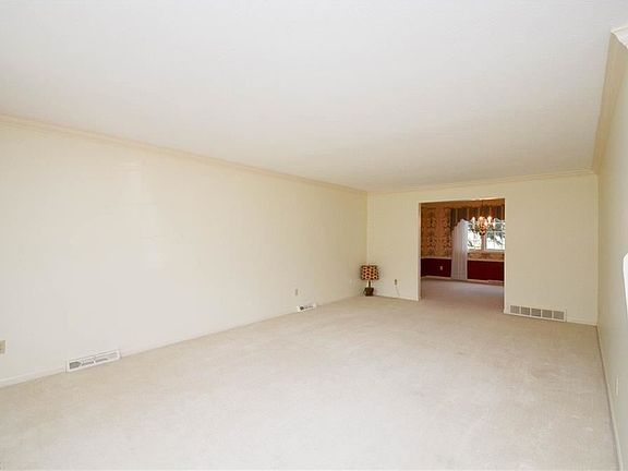 5th image of 2050 Salem Pkwy
