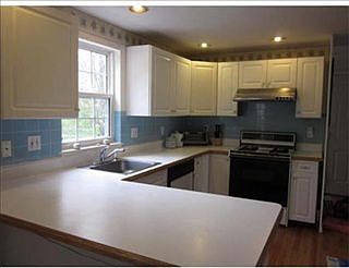 2nd image of 20 Nadine Ln