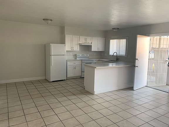 2nd image of 267 Woodlawn Ave
