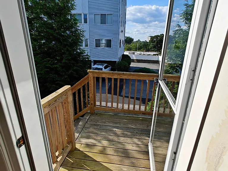 150 Quincy Ave #5B — Photo 31