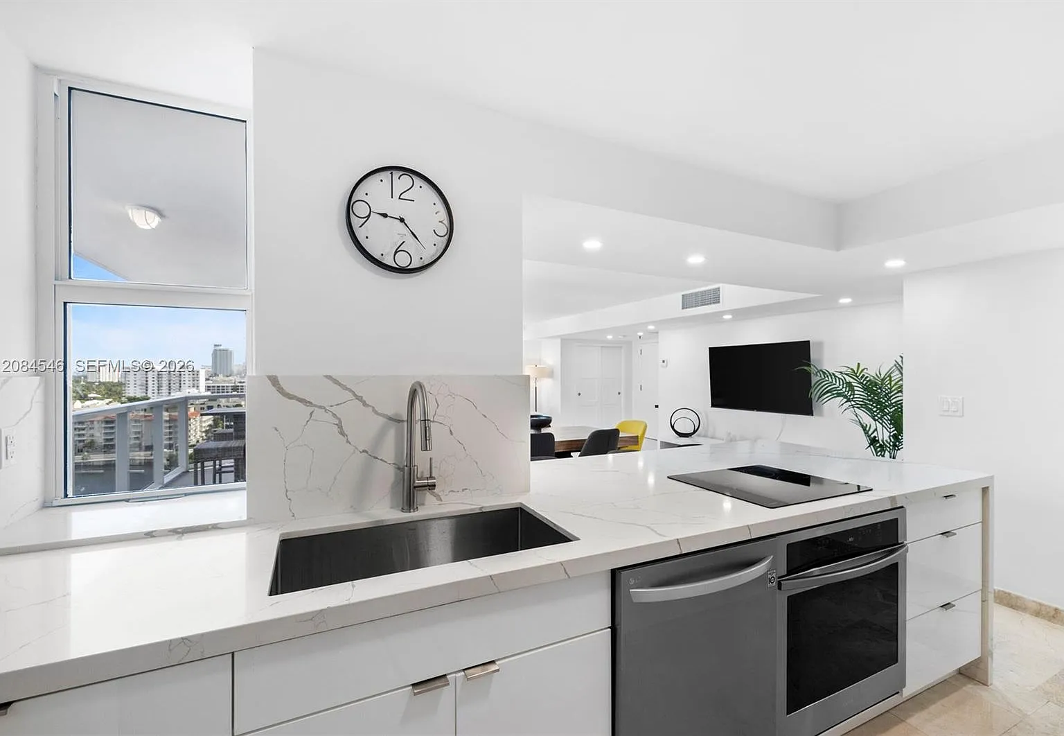 The Riviera Condo — Photo 2