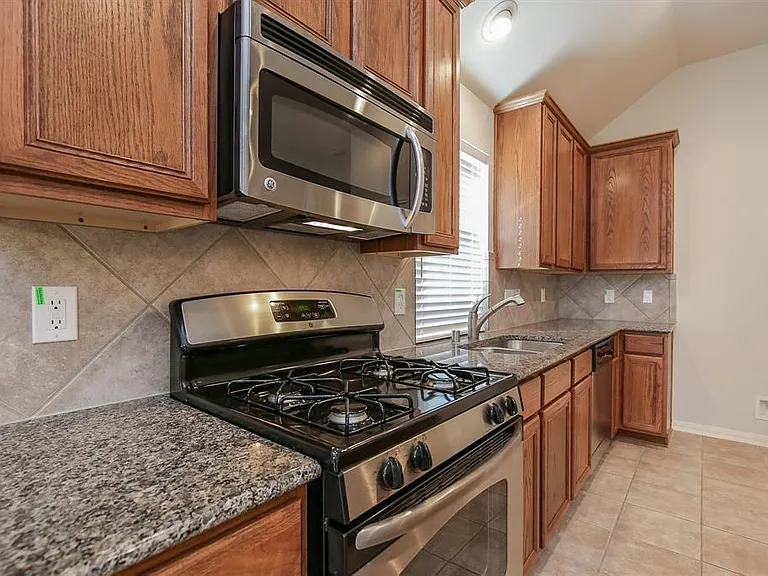 11414 Ryan Manor Dr — Photo 5