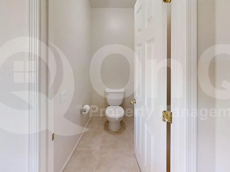 22249 E Calle De Flores — Photo 22