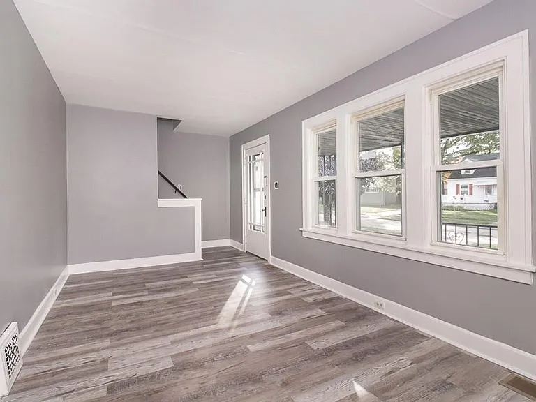 4520 Kenmore Ave — Photo 4