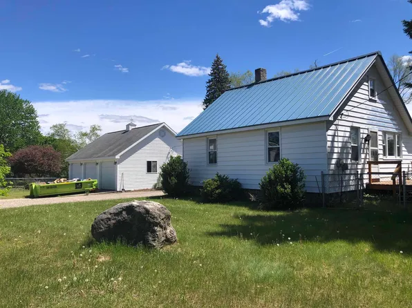 546 E Michigan St, Farwell, MI 48622