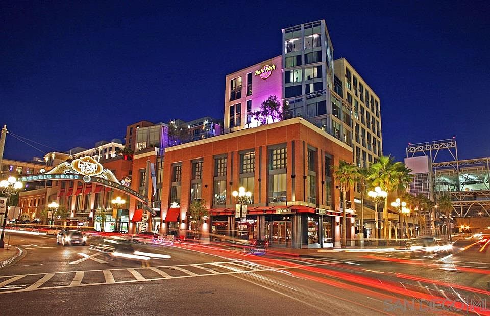 1st image of 207 5th Ave #944