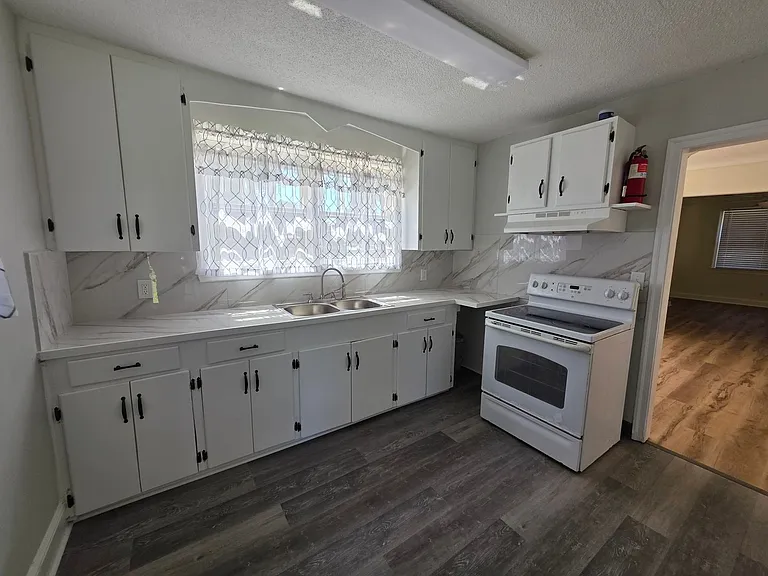 3015 English Ave — Photo 6