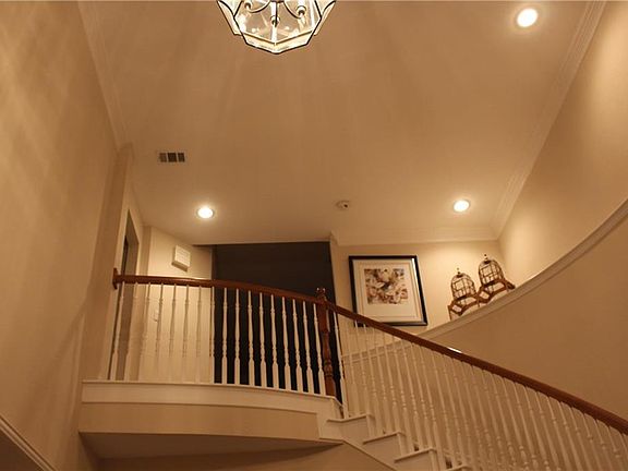 5th image of 3421 Burnet Dr