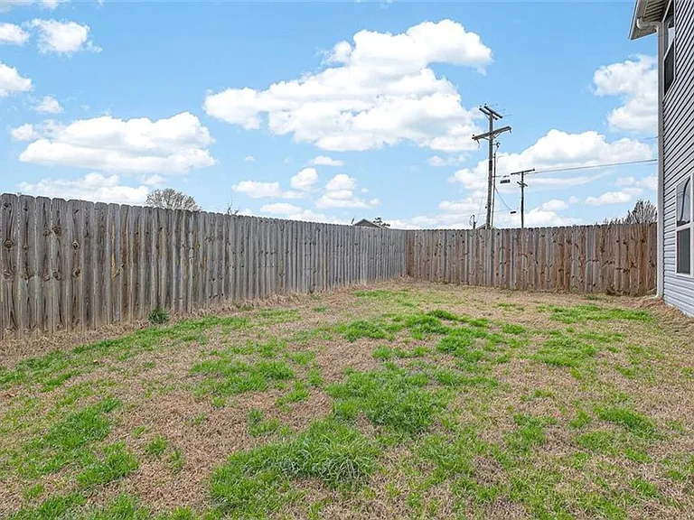 303 Poppy St — Photo 21