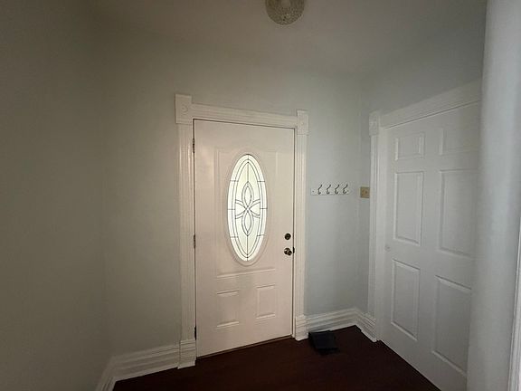 3rd image of 211 N Cherry St