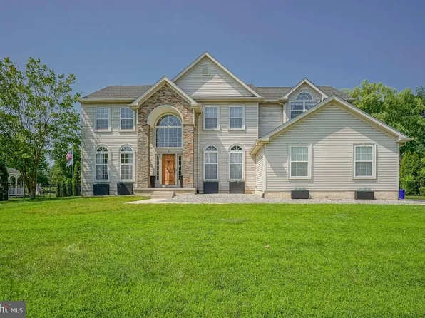 8 Wagon Rd, Lumberton, NJ 08048