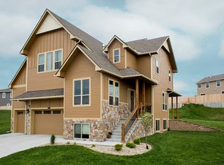 417 Firethorn Dr, Manhattan, KS 66503