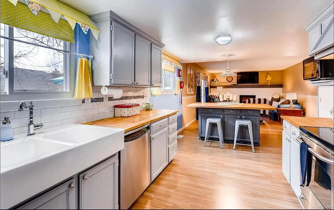 1291 S Kittredge St — Photo 3