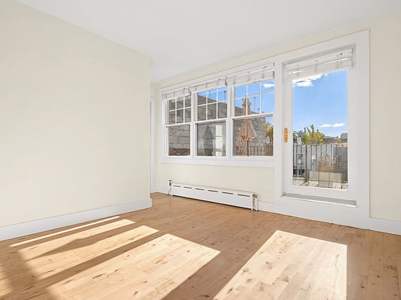 2nd image of 98 15th St APT 3