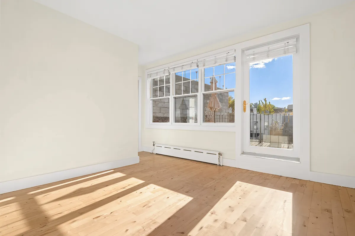 Building Photo - 98 15th St #3