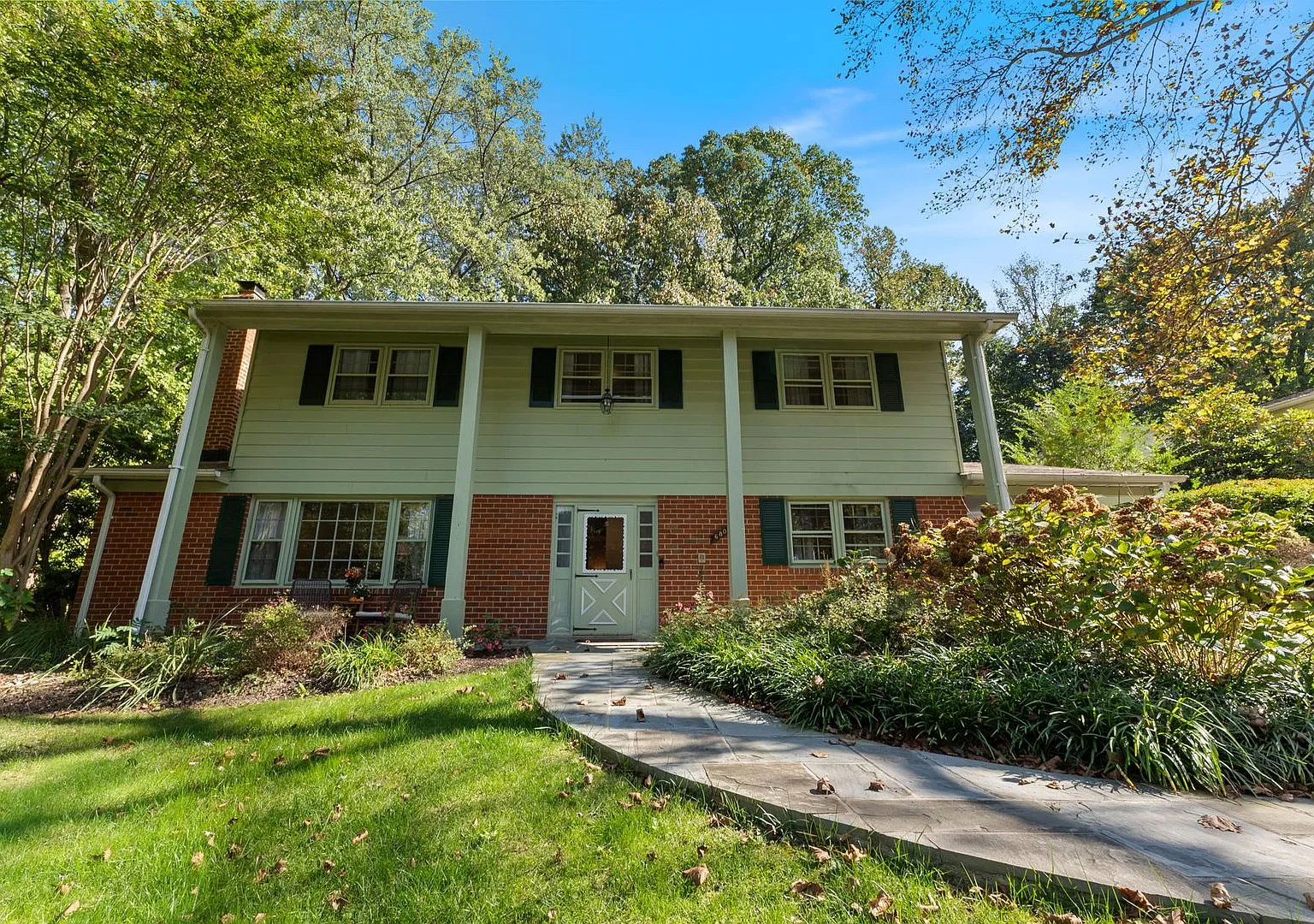 Updated 4BR Springfield Home with Spacious Yard & Easy I-95 Access — Photo 2