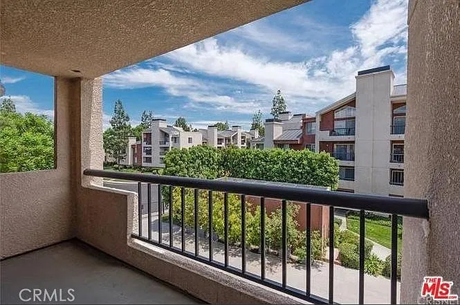 2 bed, 920 sqft, $2,900 — Photo 3