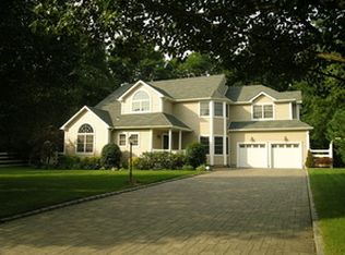 3 Scott Ct, Fort Salonga, NY