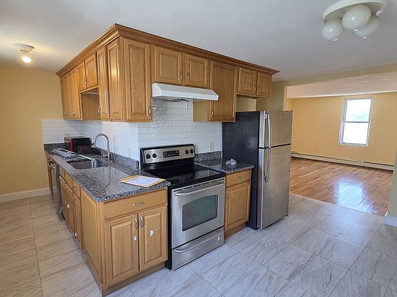 5th image of 115 Pearl Ave APT 2