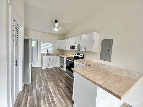 4th image of 3611 S Mason Avenue