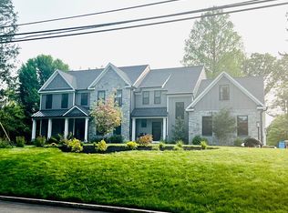 46 Arlington Rd, Devon, PA 19333