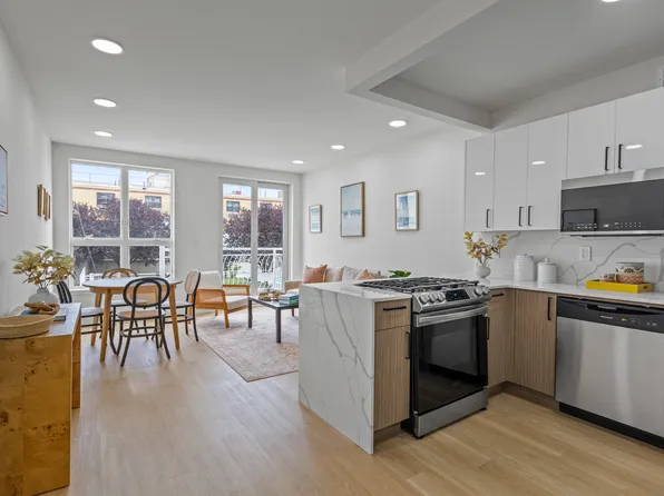 3112 Emmons Avenue image 3 of 15
