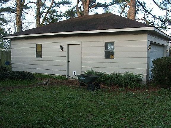 detached garage