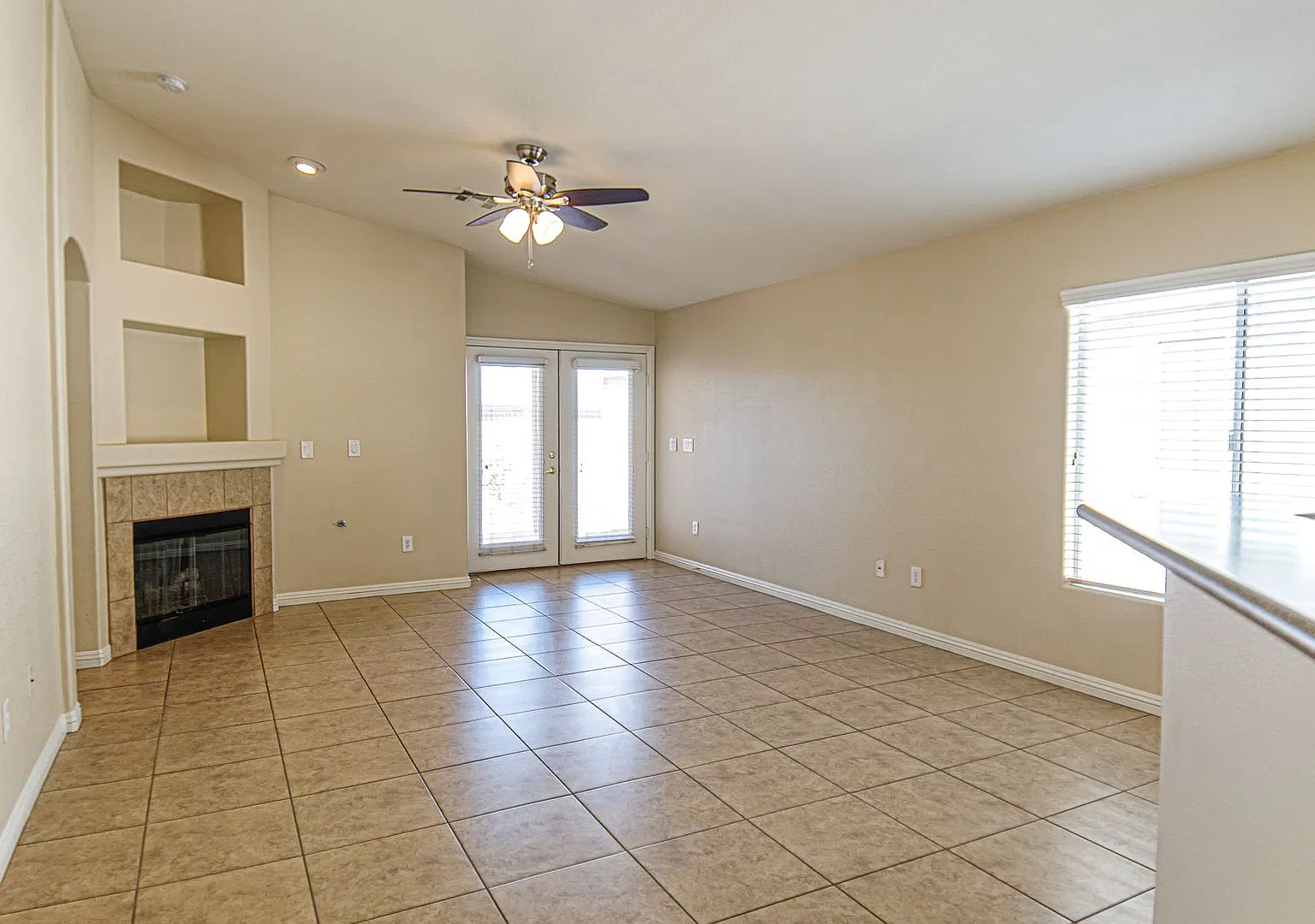 Single story home located in Aliante with 3 bedrooms plus a den! — Photo 3