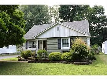 235 Oakwood Rd photo 1