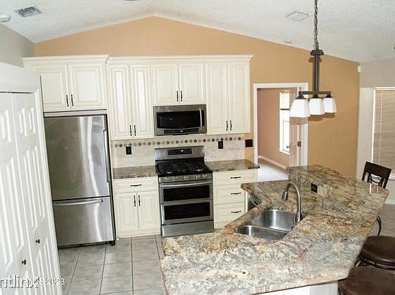 5th image of 2081R Buescher Hill St