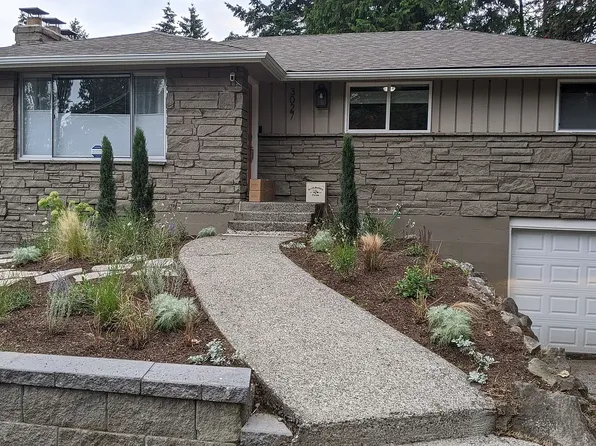 3027 NE 135th St, Seattle, WA 98125