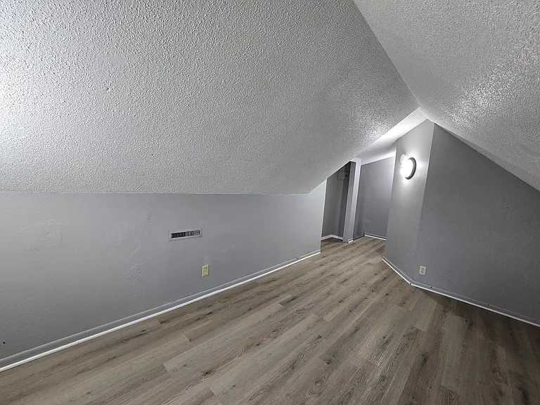 301 Rath St — Photo 12
