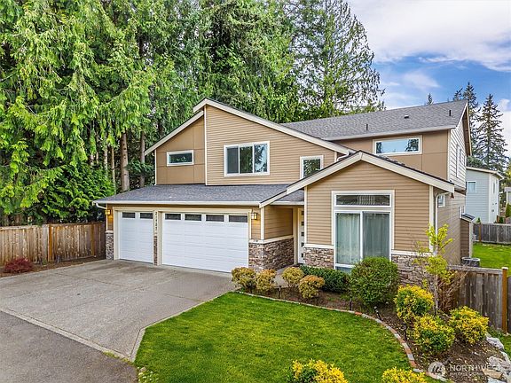 2nd image of 21707 2nd Avenue SE