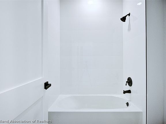 5th image of 8059 Ancha St