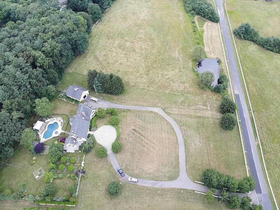 6 Lantern Ln, Wrentham, MA 02093 Zillow