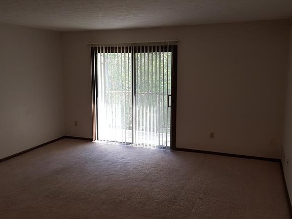 3rd image of 1821 Hampton Knoll Dr