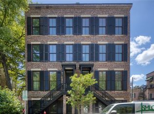 409 E McDonough St, Savannah, GA 31401