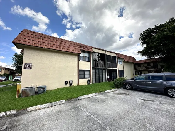 6555 W 26th Dr APT 23-35, Hialeah, FL 33016