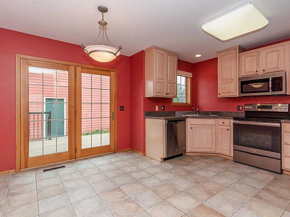 5th image of 2317 Camden Dr