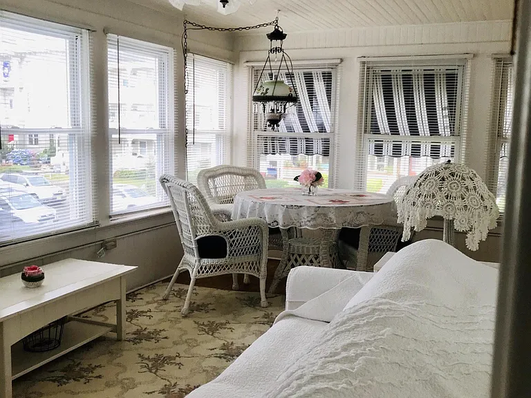 7 Webb Ave #2-W — Photo 5