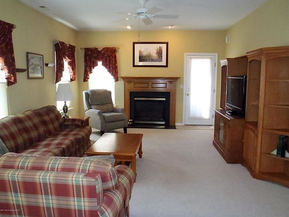 2nd image of 16 Verona Dr