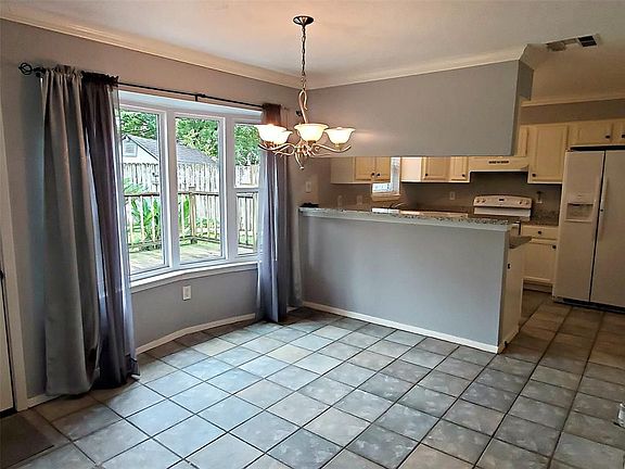 4th image of 11210 Monique Dr