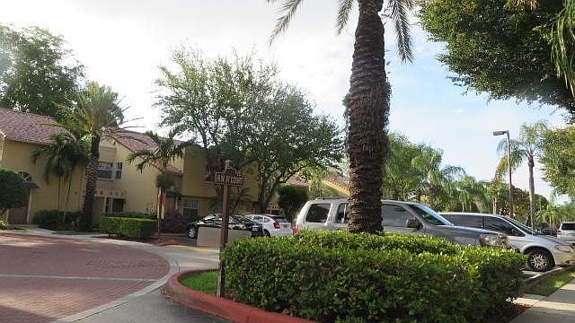 2nd image of 4623 NW 97th Ct