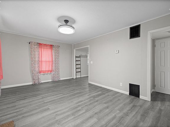 2nd image of 3896 Meadow Ln