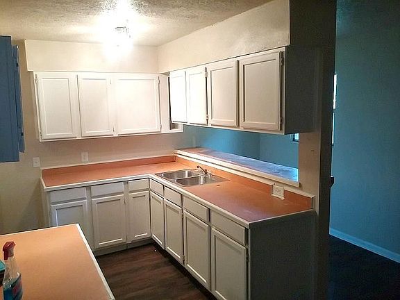 4th image of 7551 Bywood St