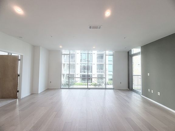 5th image of 1600 Barton Springs Rd Unit 5203