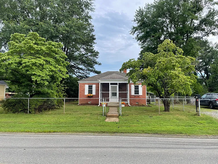 3105 Gay Ave — Photo 1